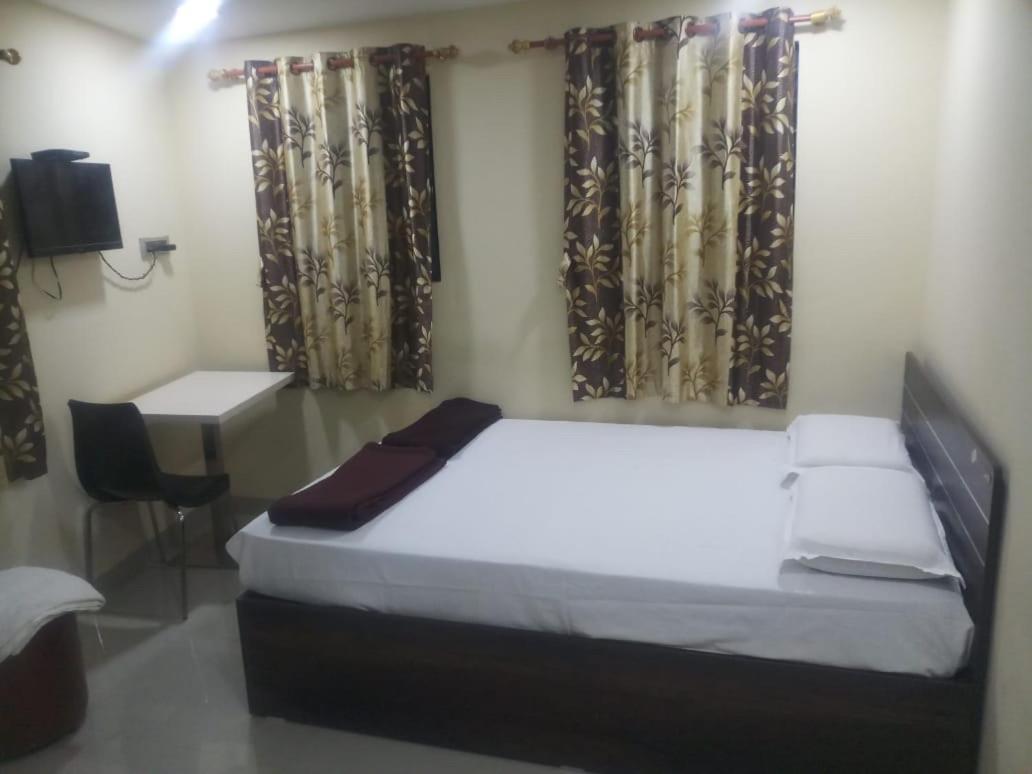 הובלי Shri Vasant Lodge מראה חיצוני תמונה